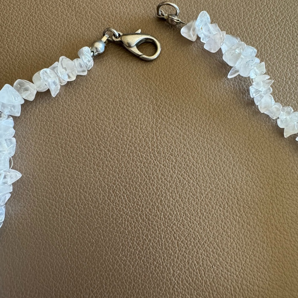 Elegant Multicolor Leaf Necklace - Picture 6 of 6